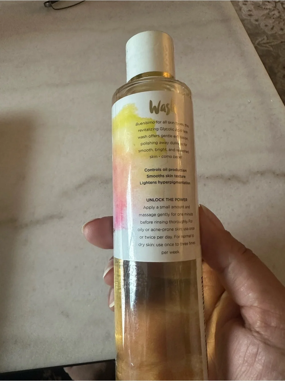 MIA exfoliates wash face